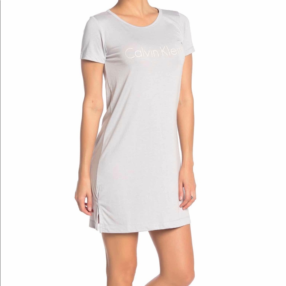 Calvin Klein S short sleeve sleep Dress NEW

PJ